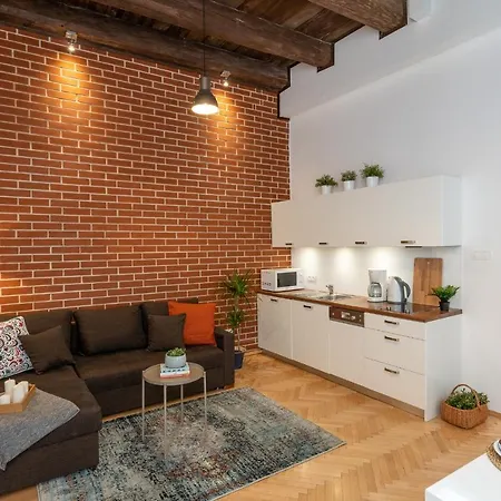 Sleeping In Main Market Apartament