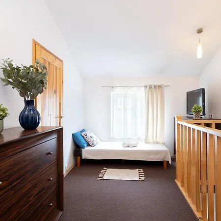 Sleeping In Main Market Apartment Krakau