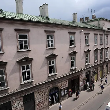 Apartment Sleeping In Main Market *